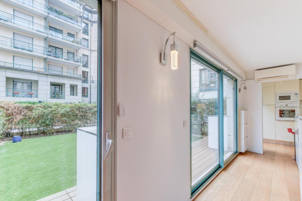 Standing A En Centre Apartment *