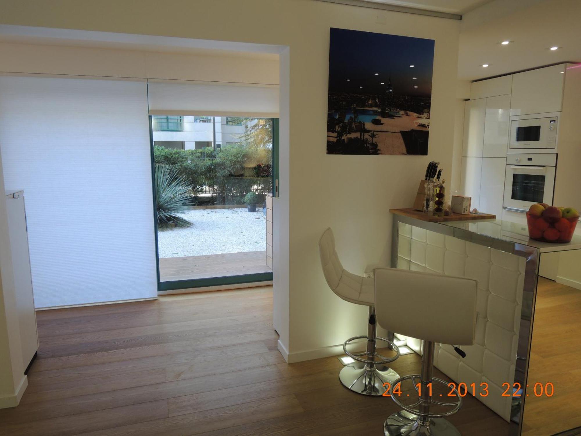 Standing A En Centre Apartment